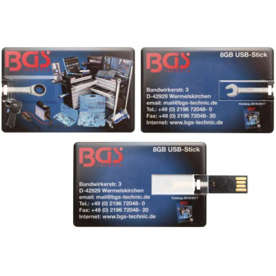 USB 8 GB ve tvaru karty
